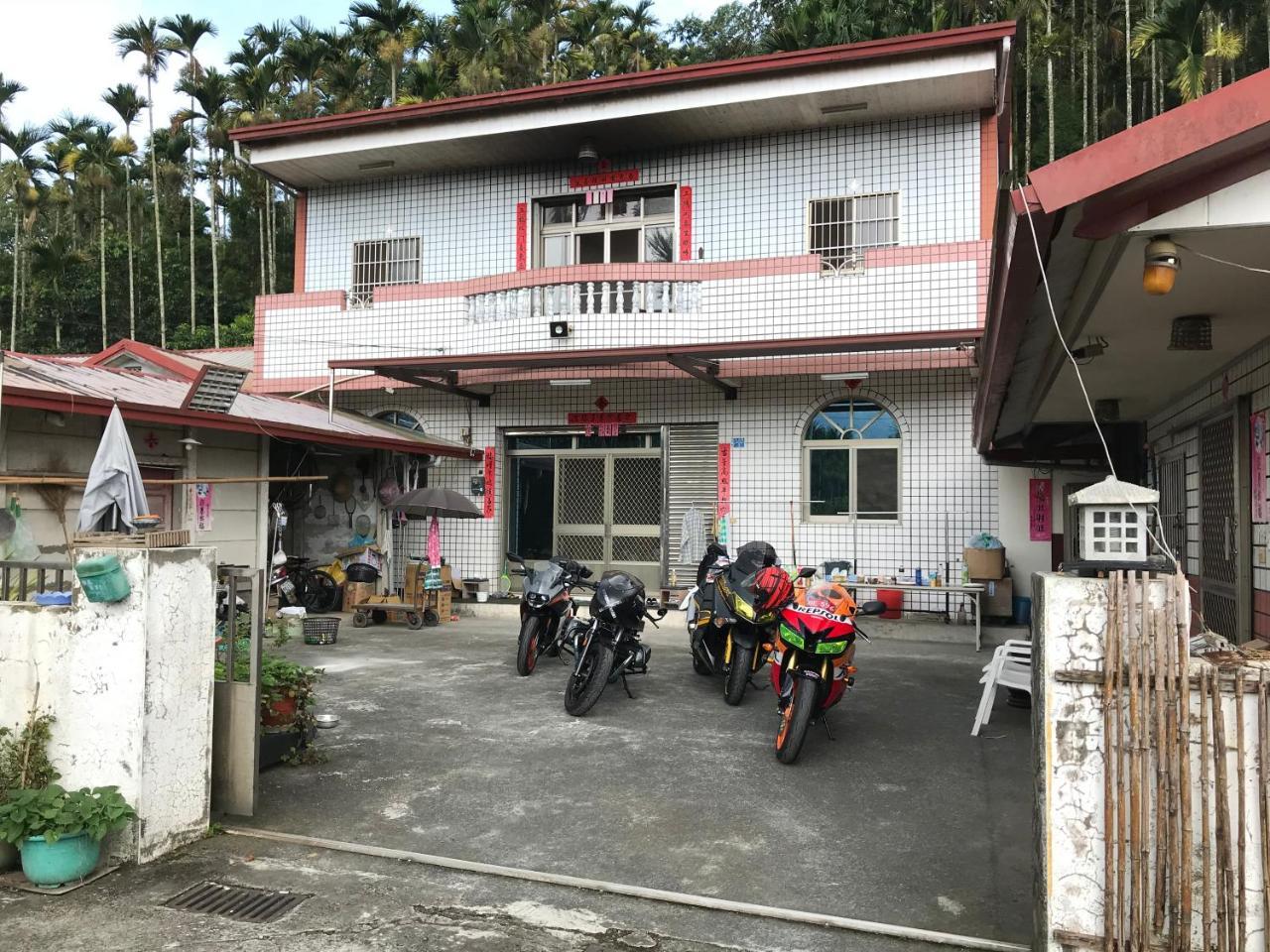 Sun Moon Lake B&B Юйчи Экстерьер фото