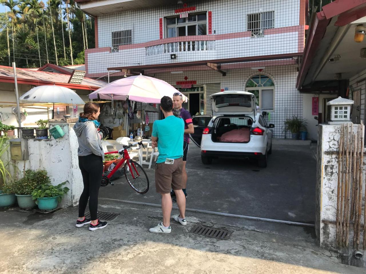 Sun Moon Lake B&B Юйчи Экстерьер фото
