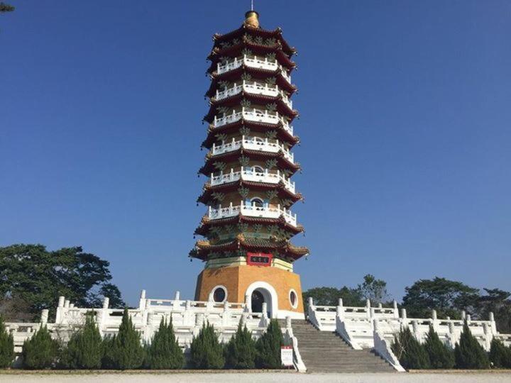 Sun Moon Lake B&B Юйчи Экстерьер фото